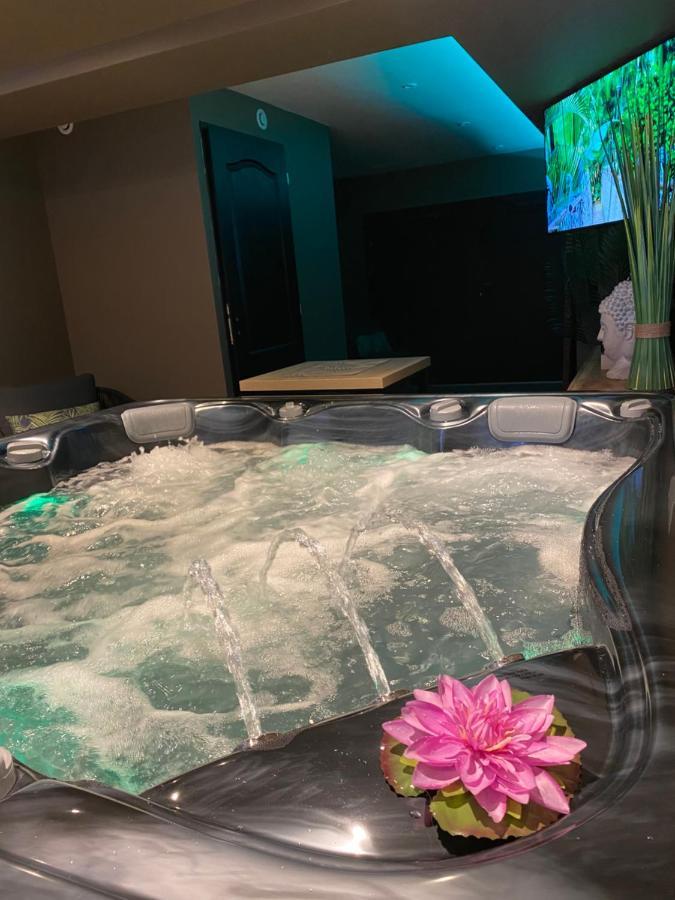 A La Belle Etoile, Le Spa Detente Celeste Loison-sous-Lens Esterno foto
